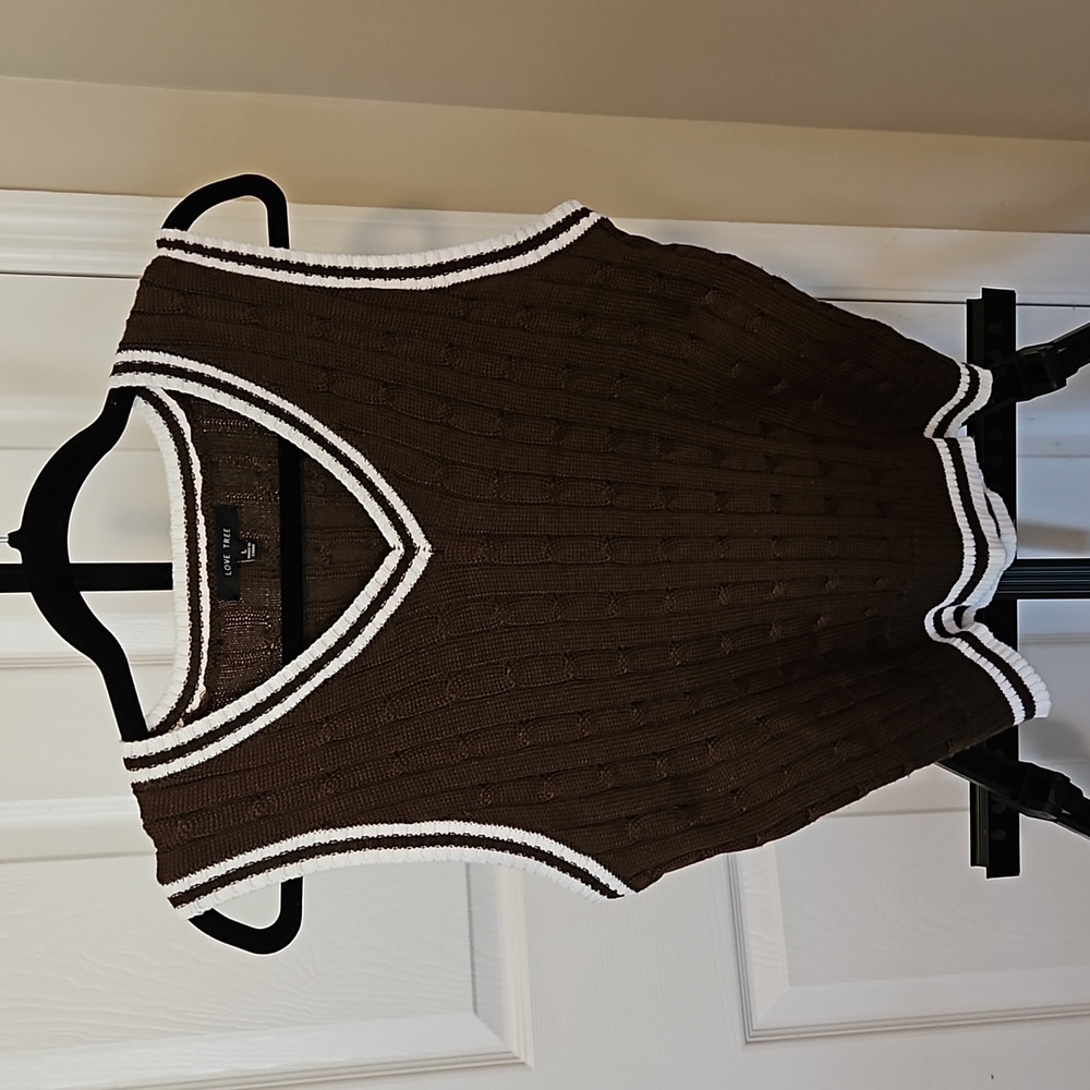 Loe Tree Brown Sweater Vest